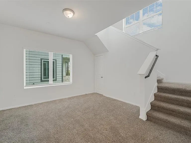 133 Everglades Dr — Photo 4