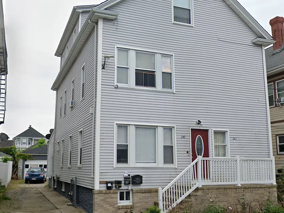 240 Shaw St #2