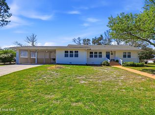 102 S Fodale Avenue, Southport, NC 28461