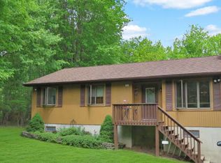 15 Snowshoe Cir, Lake Ariel, PA 18436