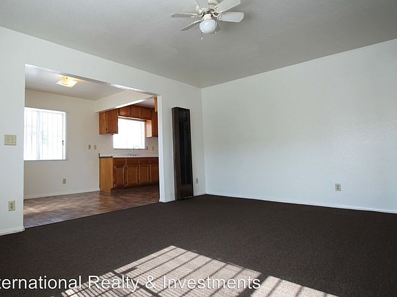 5th image of 334 E 111th Pl