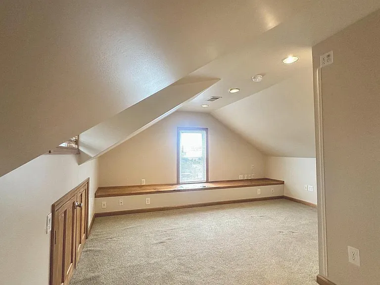 700 Schiller Ave — Photo 19