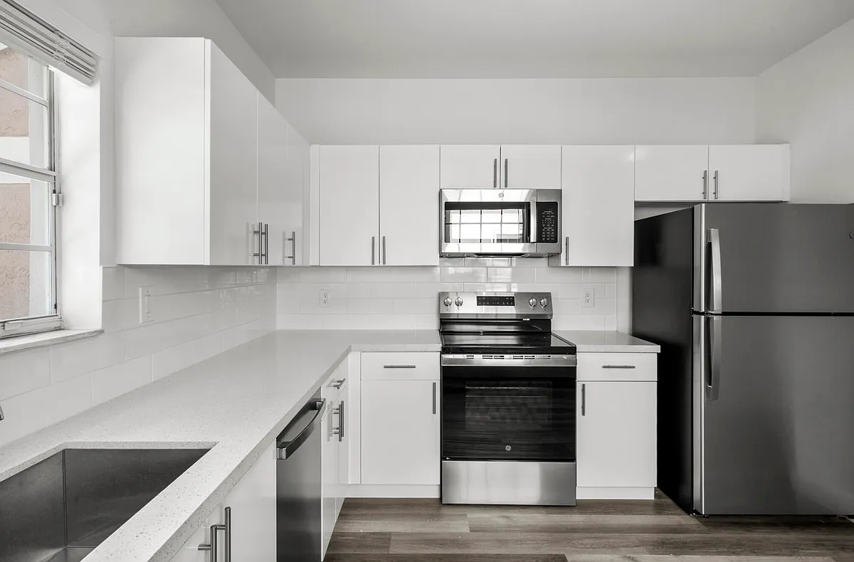 3 bed, 2.5 bath, 1613 sqft, $3,500 — Photo 1