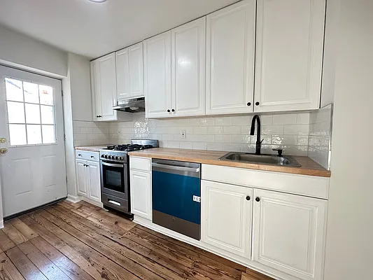 Rented by Dream Space Realty | media 20