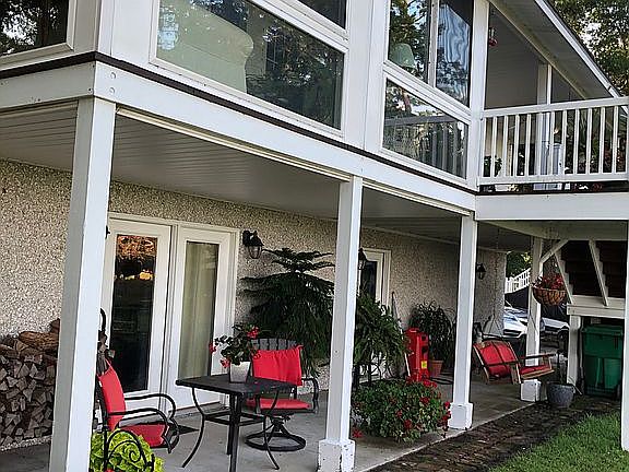 Rear/River side view