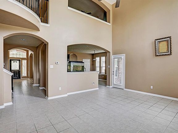 5th image of 2313 Canyon Springs Dr