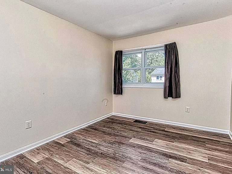 8467 Ivy Glen Ct — Photo 35