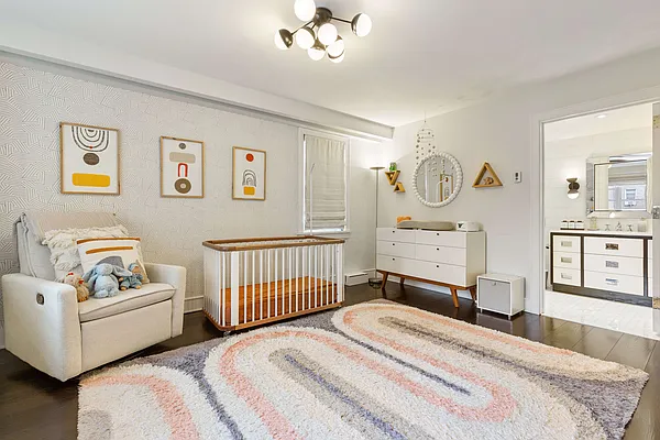 Sold by Sloane Square | media 13