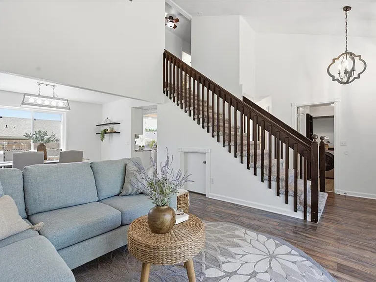 4426 S Tinker Ave — Photo 4