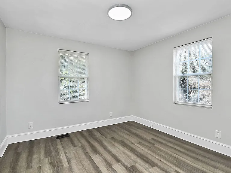 2429 Marlowe Ave — Photo 16