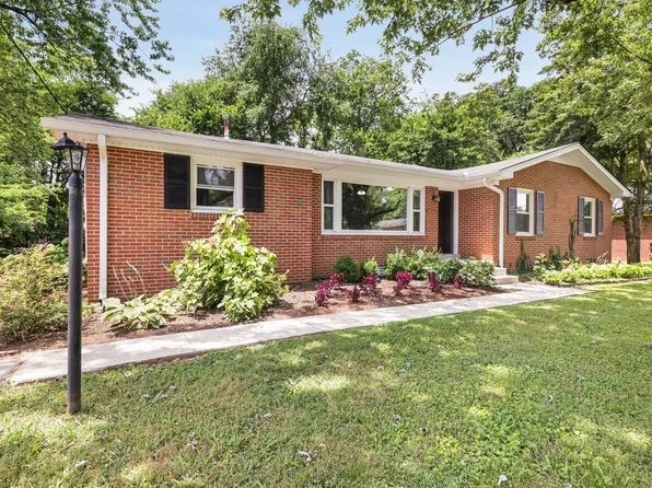 2010 Olympia Pl, Murfreesboro, TN 37130