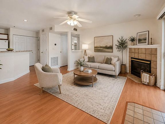 5th image of 33 S Boulder Cir #108
