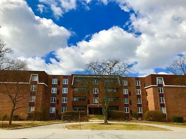 1st image of 120 S Spruce Ave APT 203