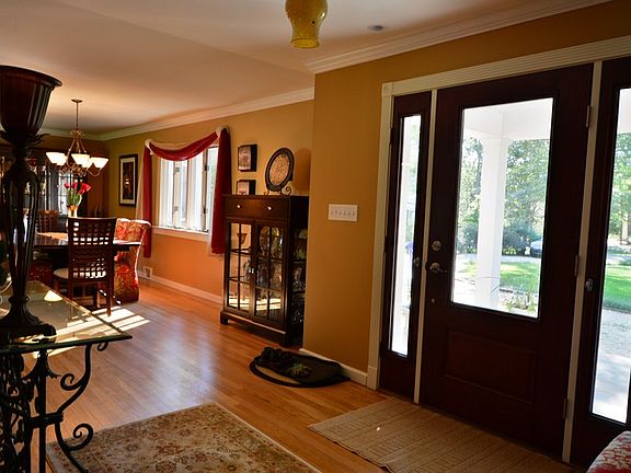 3rd image of 9533 Cedar Ln