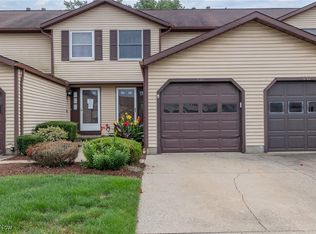 654 Topaz Ln, Brunswick, OH