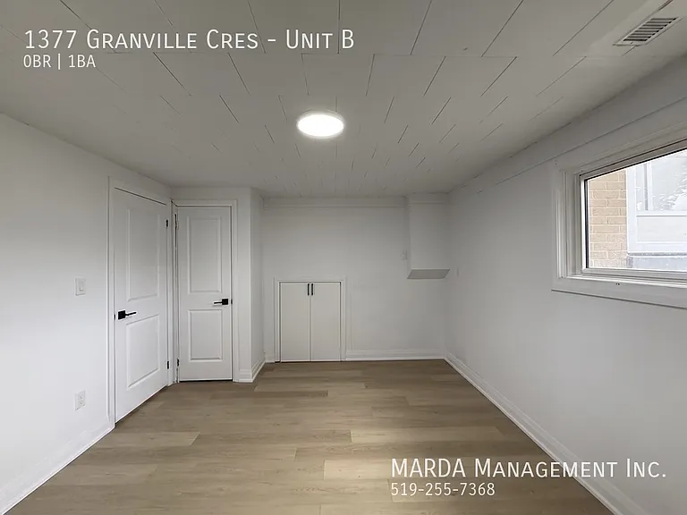 1377 Granville Cres #B — Photo 15