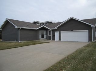 1860 Meadowlark Ln, Huron, SD 57350