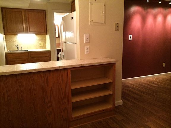 4th image of 219 E Erie Ave APT A2