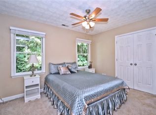 6921 Loretta Pl, Charlotte, NC 28215