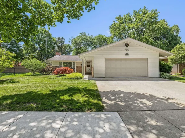 1916 Ivy Ln, Midland, MI 48642