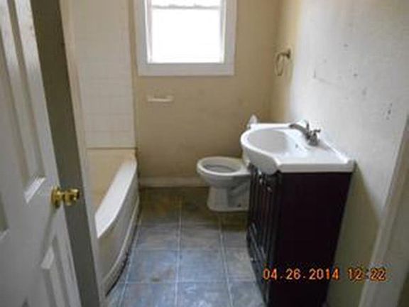 5th image of 1001 W 20th St
