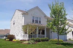 house faces 4 acre park