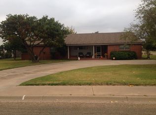 402 NW 6th St, Tulia, TX 79088
