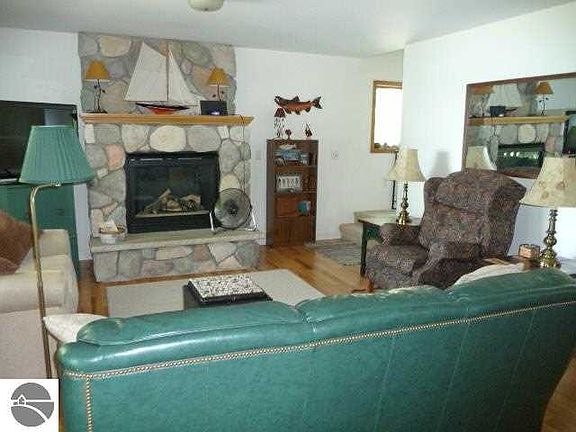 5th image of 6590 S Lake Leelanau Dr