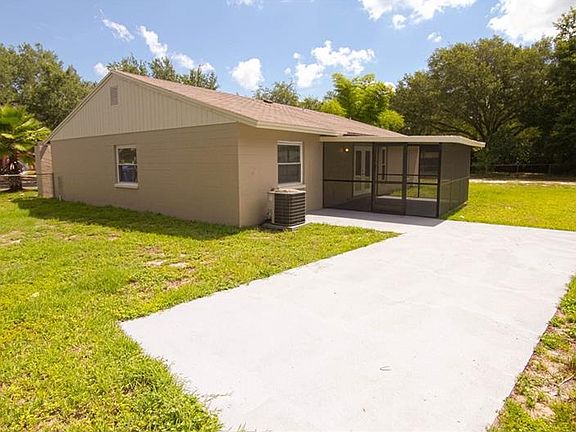 2nd image of 1606 Crystalview Trl Lakeland