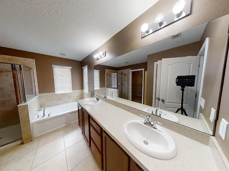 15695 Lexington Park Blvd — Photo 36