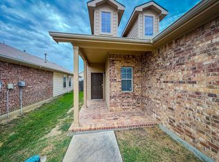 2113 Ingrid Ln, Fort Worth, TX 76131