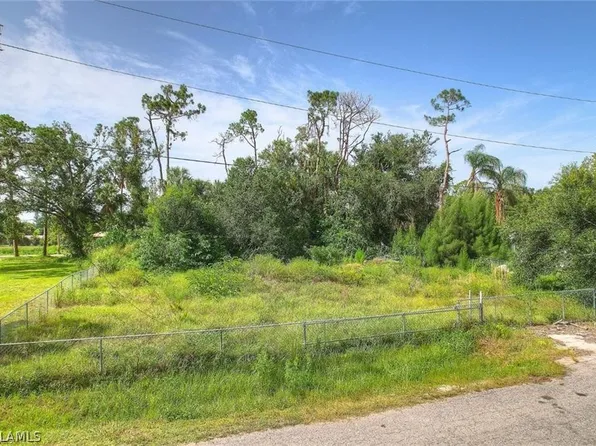 420 Santa Barbara St, North Fort Myers, FL 33903