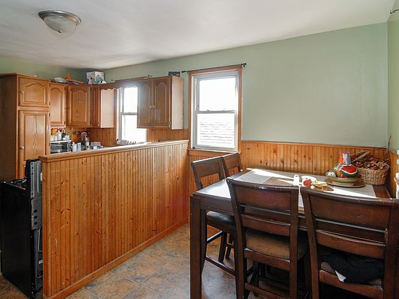 5th image of 1244 Clarence Ave