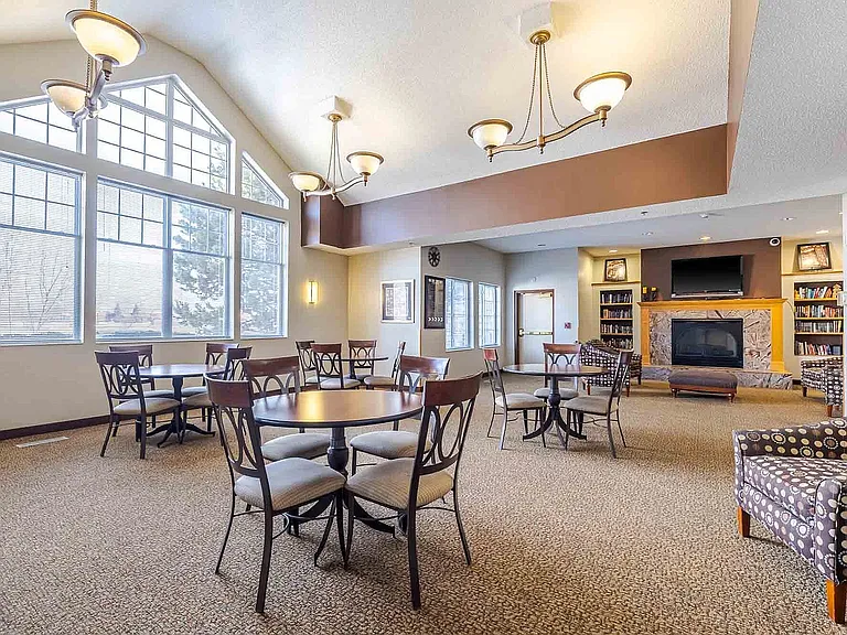 Avana Maple Grove — Photo 13
