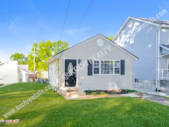 2nd image of 640 Allen Ave