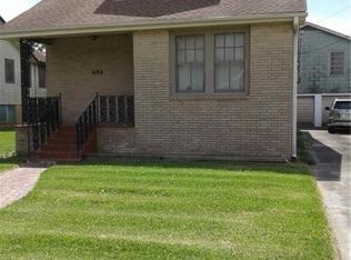696 Jefferson St, New Orleans, LA 70121