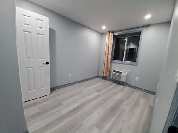 4324 Robinson St #2A, Flushing, NY 11355