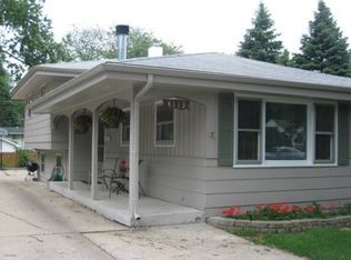 4113 Lindley St, Downers Grove, IL 60515