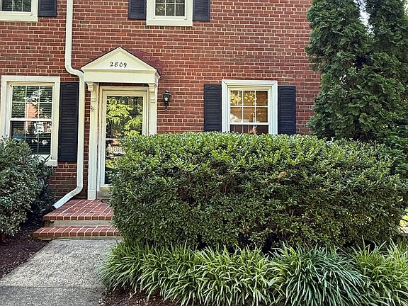 2nd image of 2809 S Abingdon St
