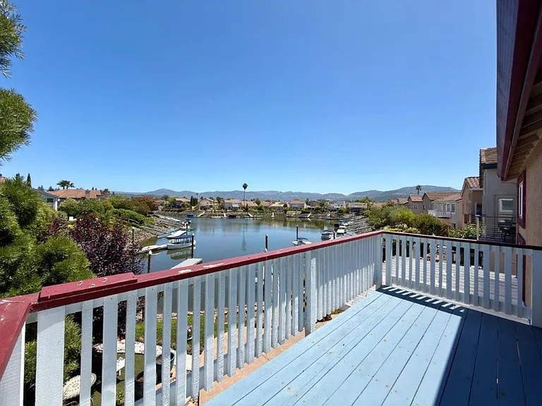 94 S Newport Dr — Photo 36