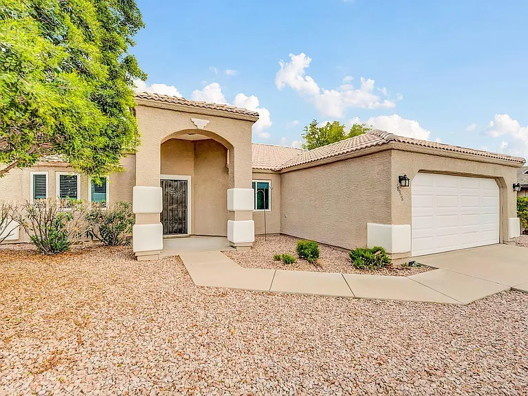 16916 E Alamosa Ave — Photo 2