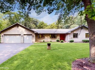 9114 Carmel Ct, Spring Grove, IL 60081