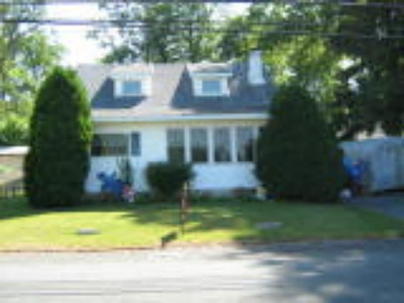 2nd image of 302 Lake Front Dr