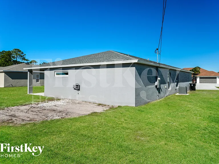 1082 SW Bianca Ave — Photo 18