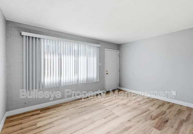 1921 E Osborn Rd — Photo 5