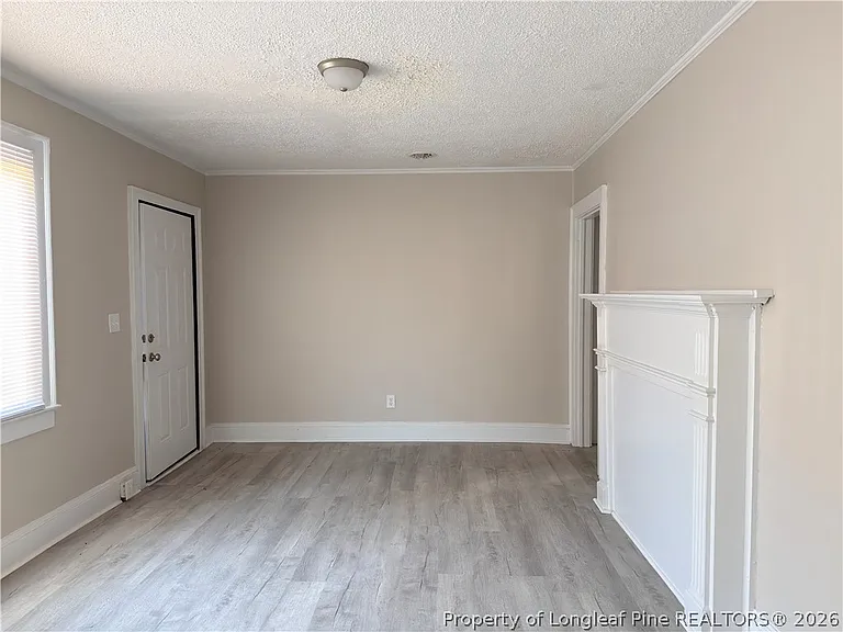 307 Hawthorne Rd — Photo 2