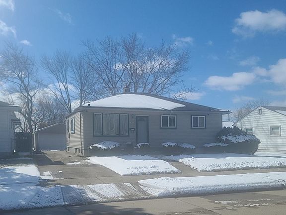 3rd image of 19564 Eastland St