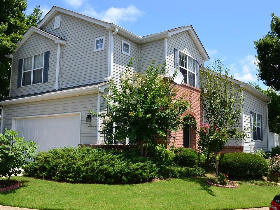 cul de sac lot with large driveway