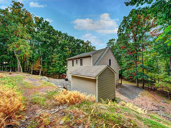 4th image of 106 Ski Slope Ct