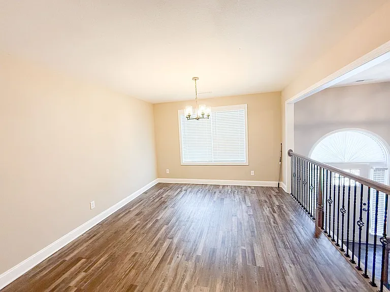350 Dugger Dr — Photo 6